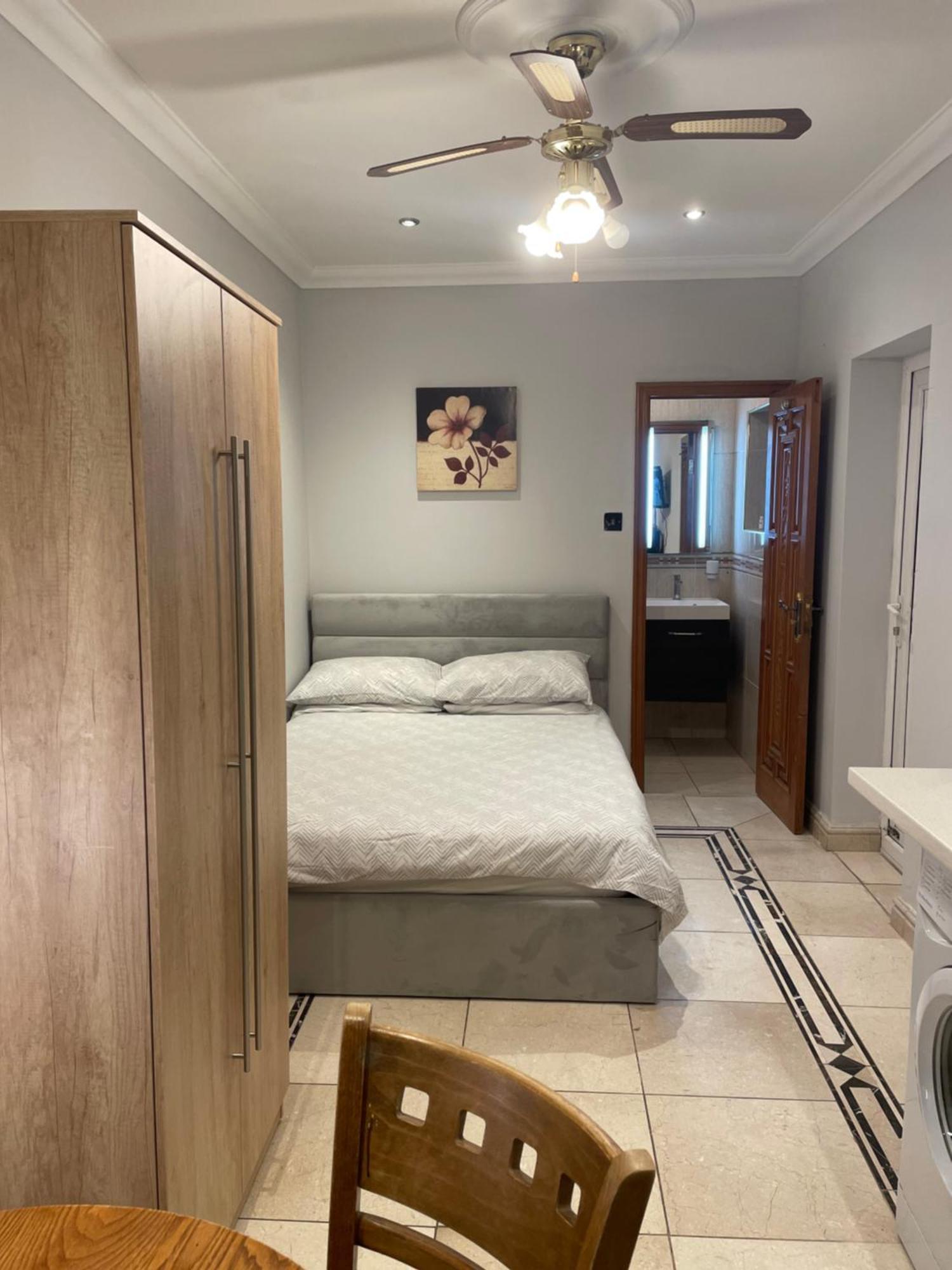 North London Studio Apartment Esterno foto